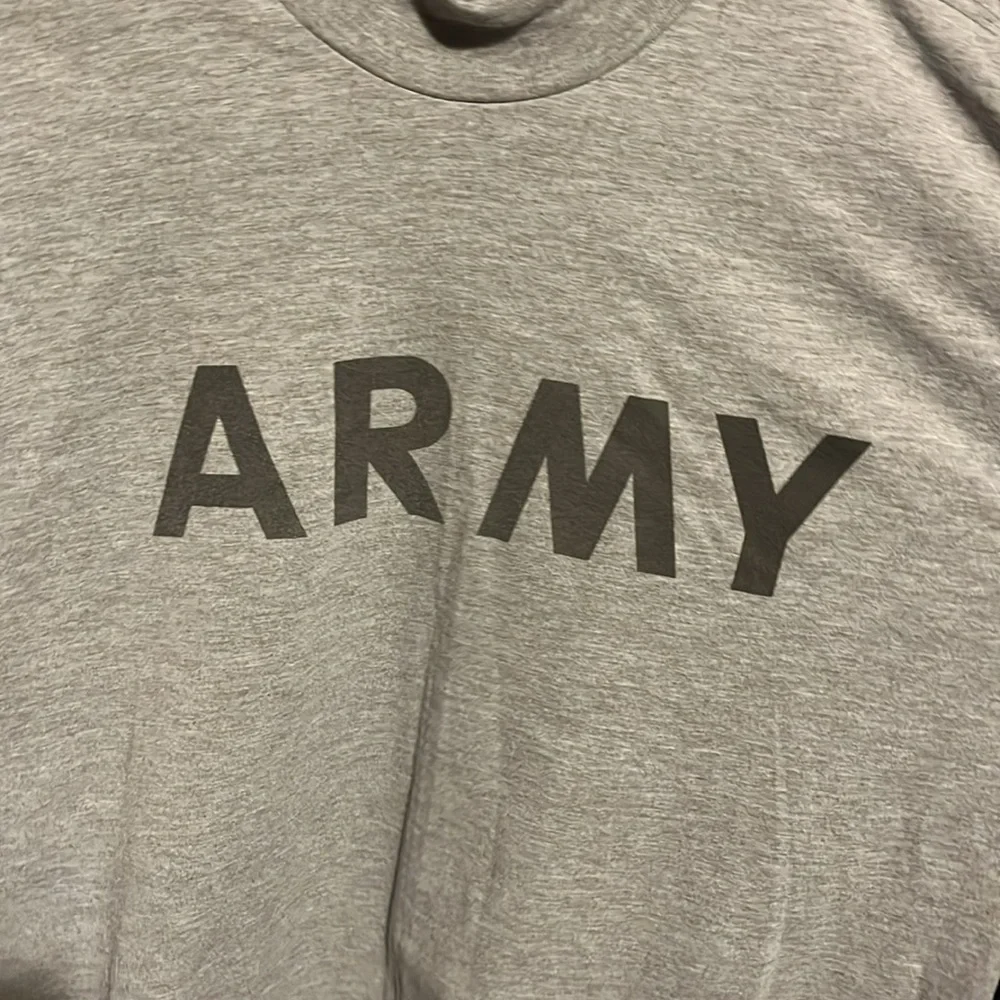 Vintage U.S. Army PT Physical Fitness Uniform Turtleneck Shirt United States - Picture 2 of 6